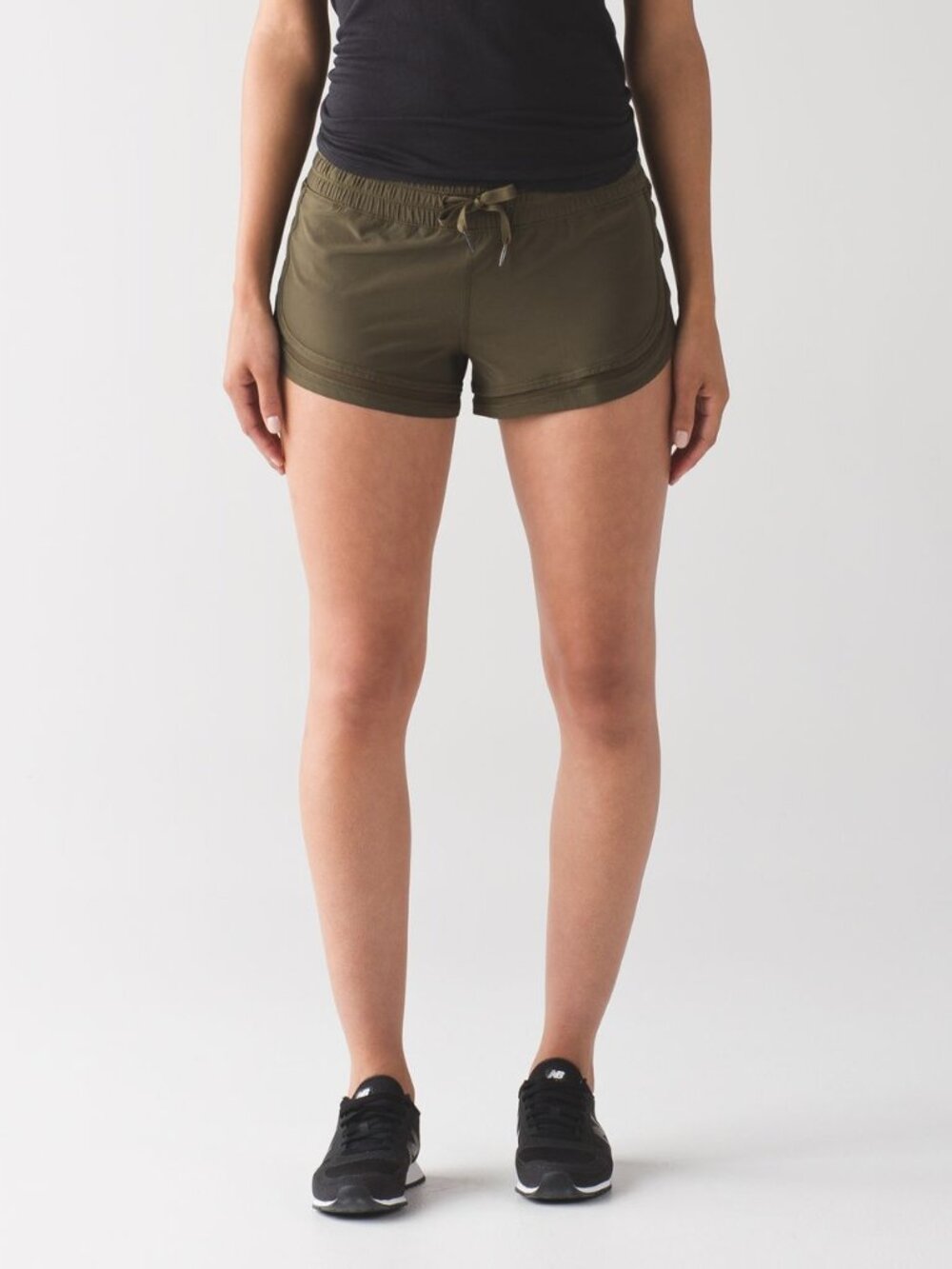 Lululemon Women's Make A Move Short, Military Green, size 4 NWT